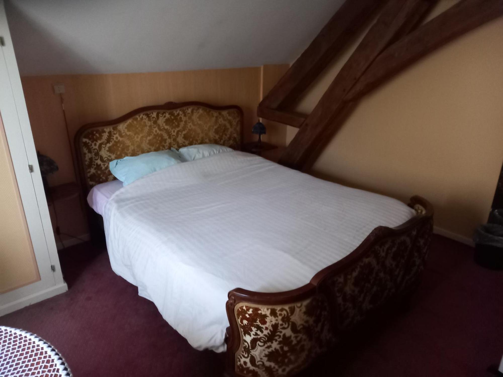 Tromcourt Hotel Couvin Ngoại thất bức ảnh
